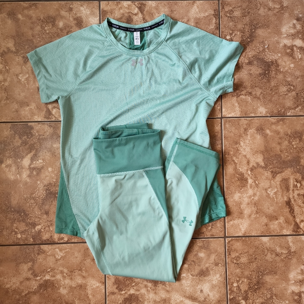 Under Armour Cropped Leggings and Short Sleeve Top, Green